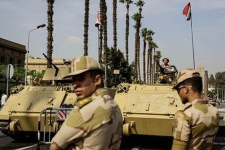 Lực lượng an ninh được tăng cường khắp Ai Cập.